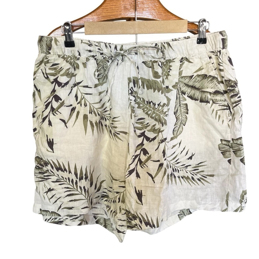 C&C California 100% Linen Green and White Leaf Print Women's Shorts Tropical